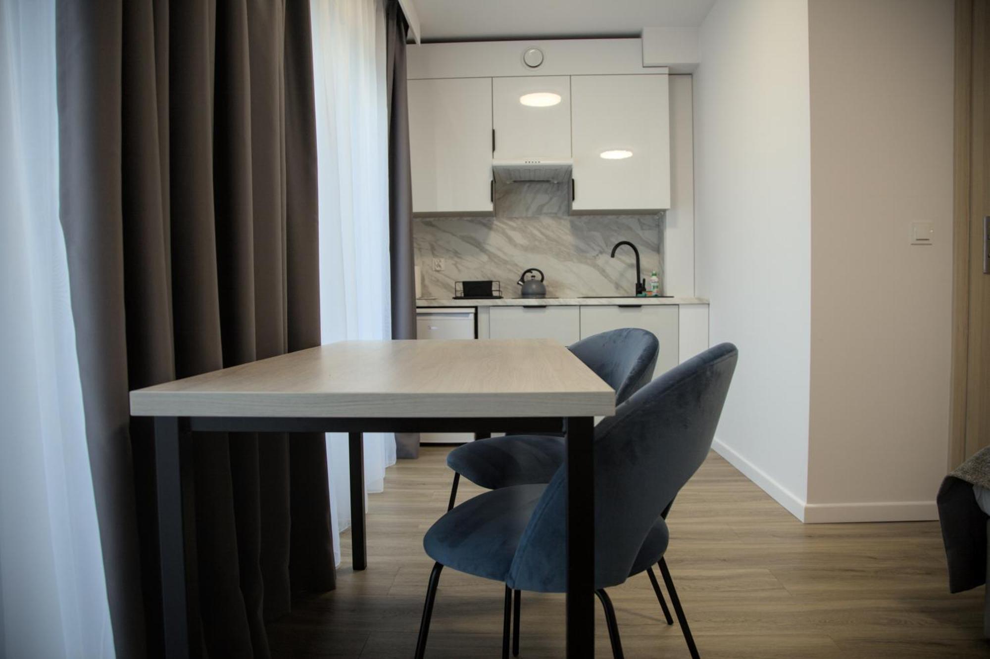 Hotel I Apartamenty Gorzelanny Dzwirzyno Ngoại thất bức ảnh